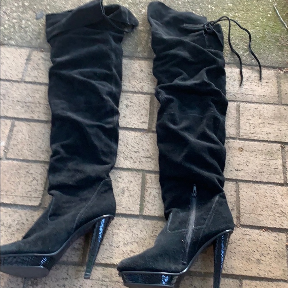 BAKERS KNEE HIGH BLACK SUEDE HIGH Heels